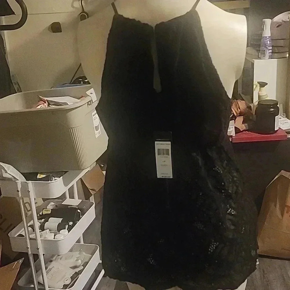 BCBGMAXAZRIA JEAN HALTER TOP SIZE M - Picture 5 of 5